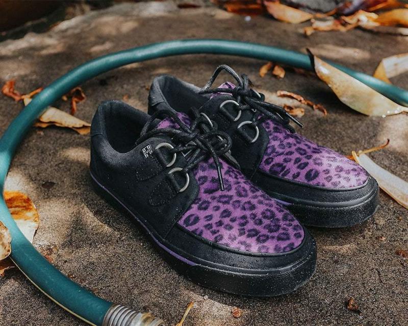 T.U.K. Footwear leopard d-ring joggesko svart/lilla fottøy kvinner 246X266
