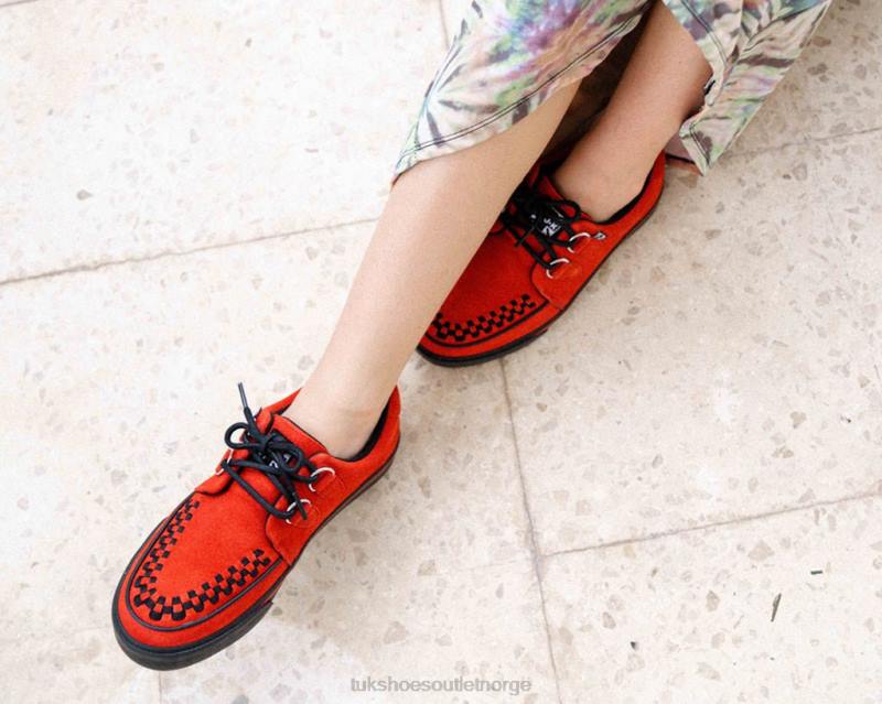 T.U.K. Footwear semsket d-ring interlace sneaker herlig rød fottøy kvinner 246X263