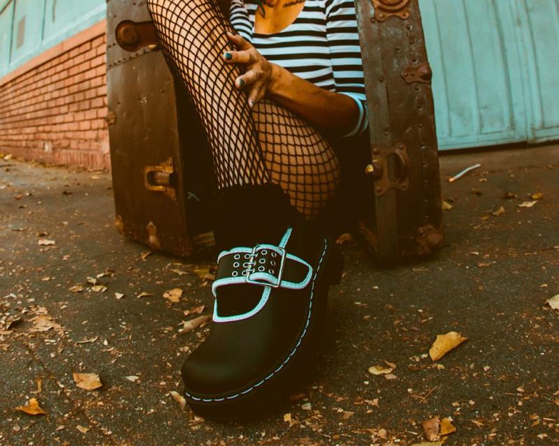 T.U.K. Footwear trim anarkisk mary jane med tre tinder svart hvit fottøy kvinner 246X183