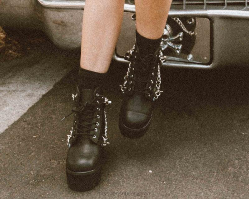T.U.K. Footwear 7-øyet kjede og stropp dino lug boot svart fottøy kvinner 246X204