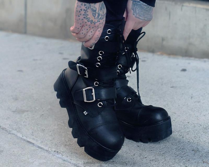 T.U.K. Footwear Dino-støvel med 12 øyne og 3 stropper svart fottøy kvinner 246X214
